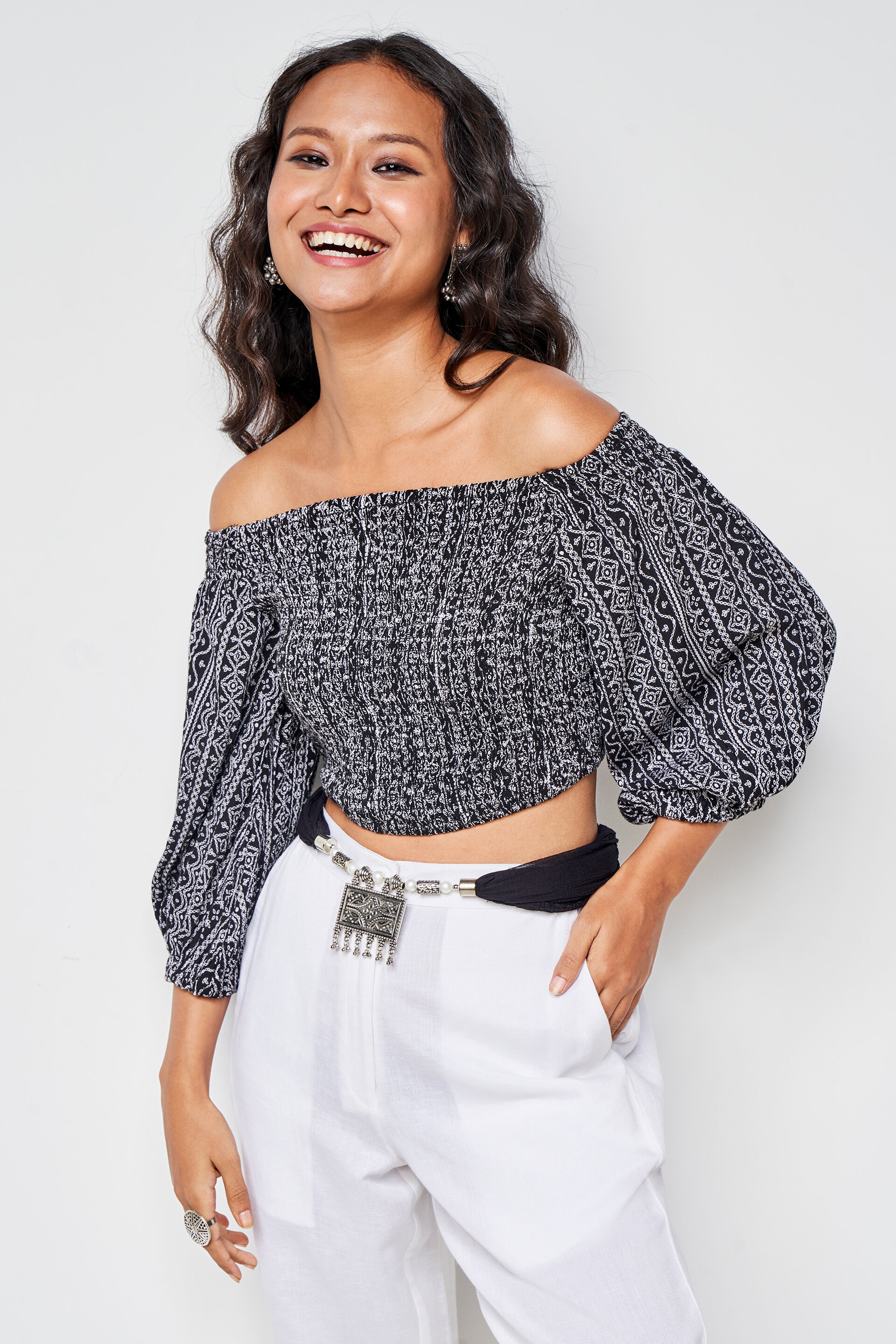 Off-Shoulder Crop-Top, Black, image 6
